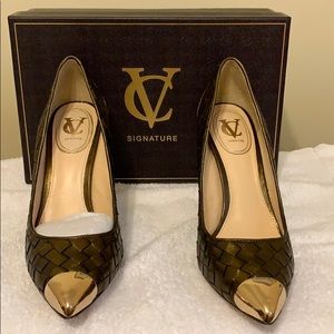 VC Signature Bronze shoes size 9.5m